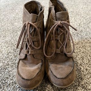 Maurice’s Wedge Booties